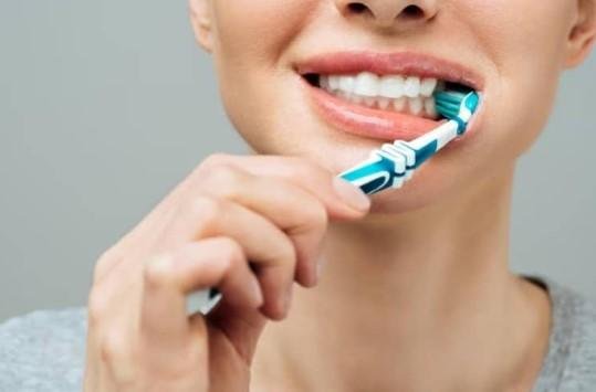 Do you brush your teeth after whitening strips